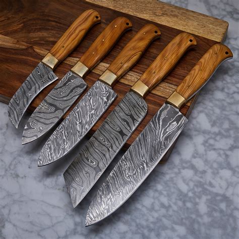 Unveil the Secrets of Damascus Kitchen Knives: Discoveries and Insights