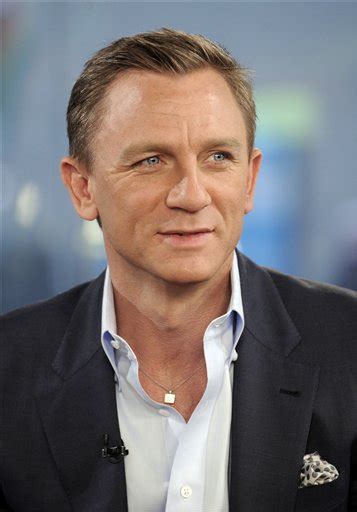 daniel craig hair transplant