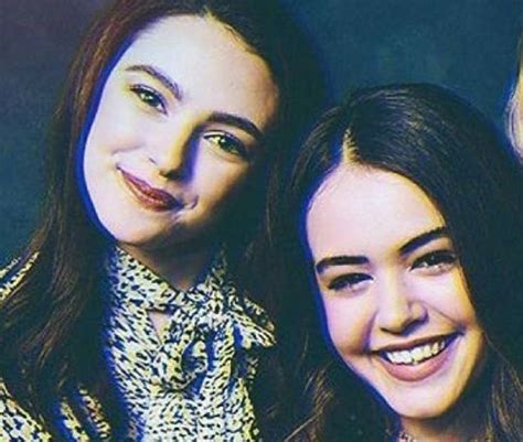 danielle rose russell and kaylee bryant kiss
