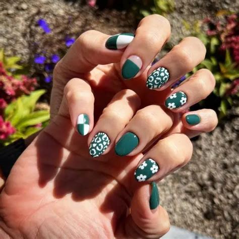 dark green fall nail designs