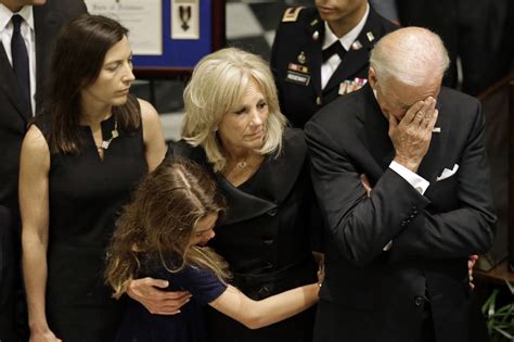 date joe biden wife died