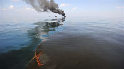 date of bp oil spill in gulf of mexico