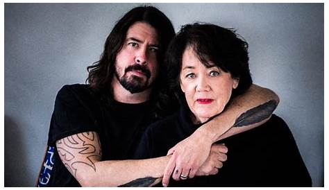 Dave Grohl Says He Made Out With Kid Rock’s Mom on ‘Chelsea Lately’ [VIDEO]