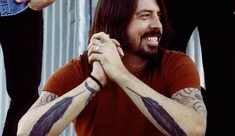 Pretty Cool Tattoo's: Dave Grohl Tribal Arm Tattoo's