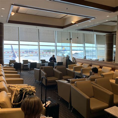 day passes for airport lounges
