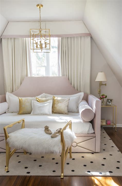 Pin by Nicole Ward on bedroom ideas Daybed bedroom