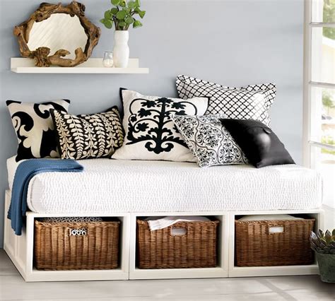 Daybed With Storage Baskets