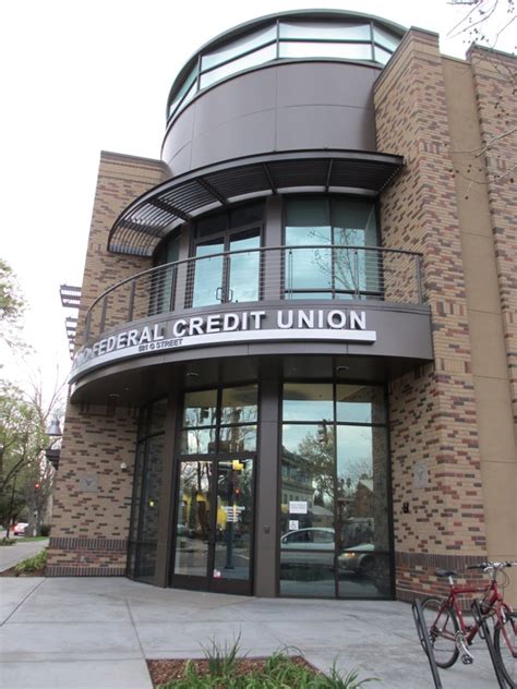 dc credit union near me hours