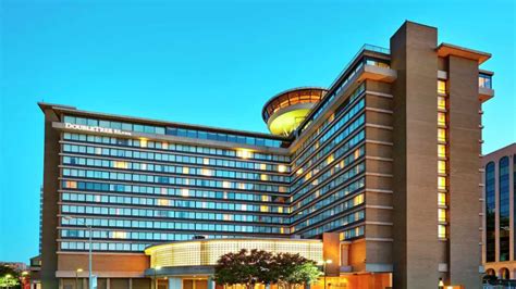 dca airport hotels