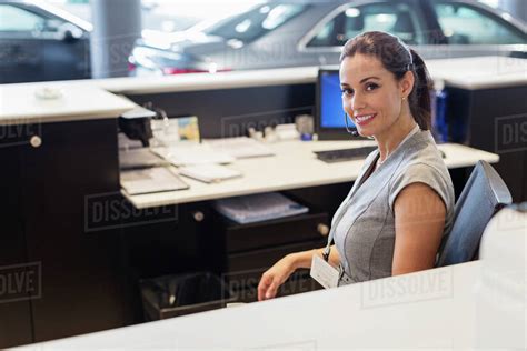 dealership receptionist jobs part time