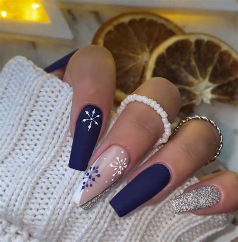 December Nail Tip Ideas