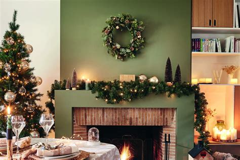 Decorating Your Fireplace For Christmas