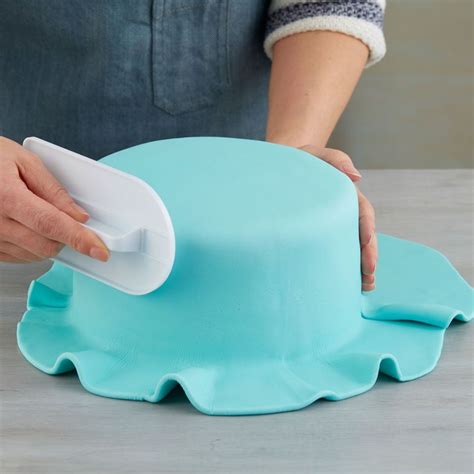 Cómo cubrir una tarta con fondant. Tarta Pocoyó TartaFantasía