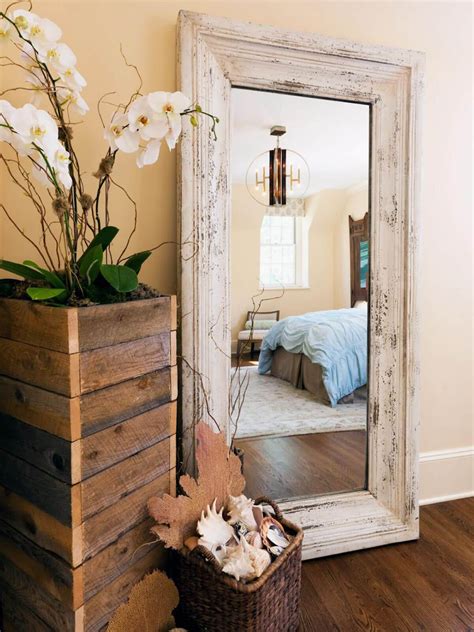 Stylish Mirrors Bringing to Light Functional and Modern Bedroom Designs