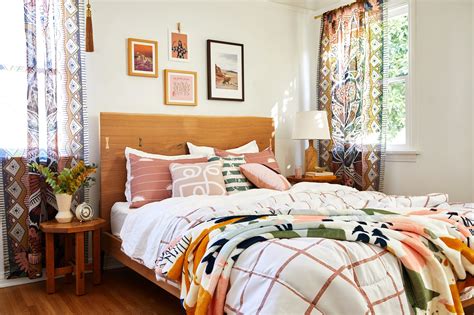 65 Interesting Modern Bedroom Design Ideas to Pep up the Look of Boring