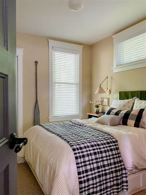 Decorating A Small Bedroom On A Budget