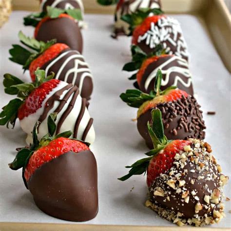 Decorating chocolate covered strawberries