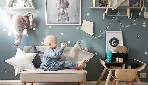 chambre de bébé style scandinave mur bleu gris ciel étoilé