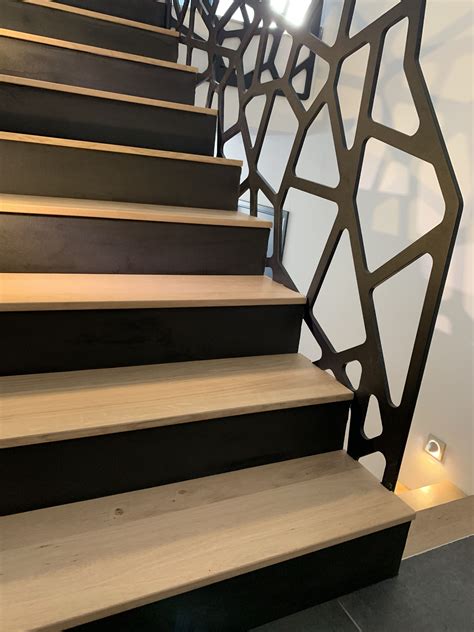 Escalier contemporain en bois et métal