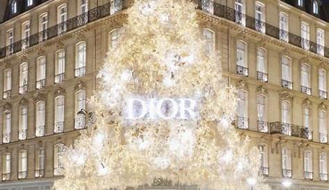 Decoration Noel Dior Paris 2018 The Facade Of The Store Is Illumined For Christmas