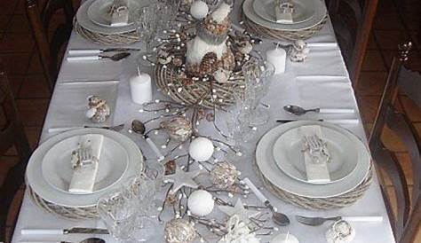 Une déco de table de Noël blanc et or vintage Sous Notre