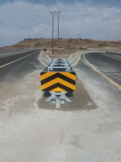 Define Crash Cushion