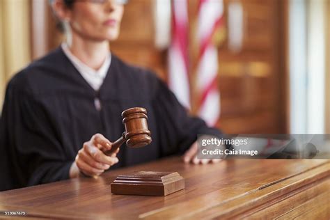 define judge in court
