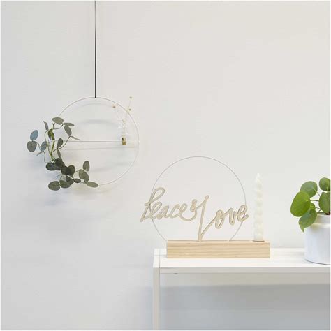 Goldener Ring mit Eukalyptus, ein Dekoring für viele Möglichkeiten