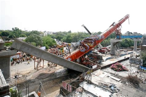 delhi metro bridge collapse
