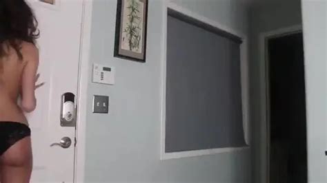 delivery flashing guy