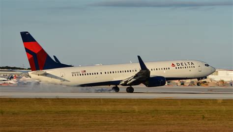 delta airlines boeing 737 900