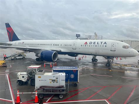delta airlines lost articles