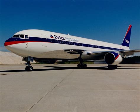 delta airlines old livery