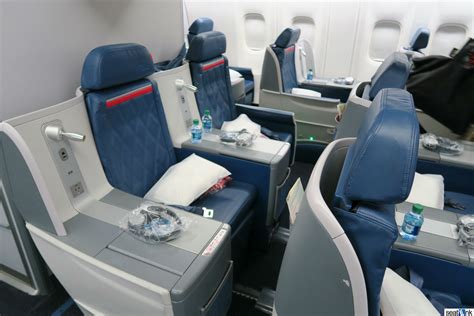 delta boeing 767-300 delta one review