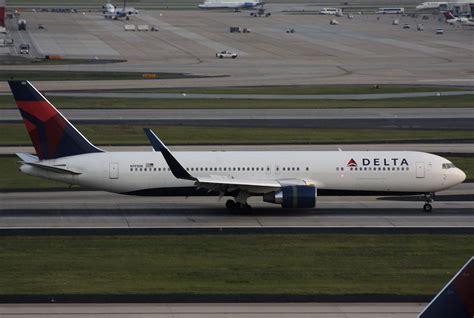 delta boeing 767-300 winglets passenger