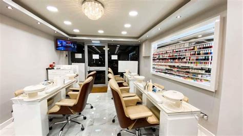Deluxe Nails Clapham
