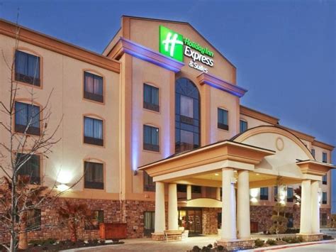 Holiday Inn Express Hotel & Suites Denton in Denton (TX) Room Deals