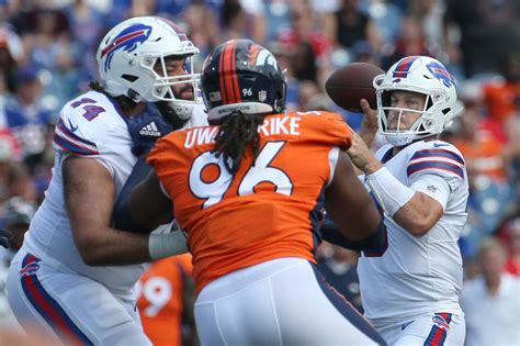 denver broncos defensive lineman suspended