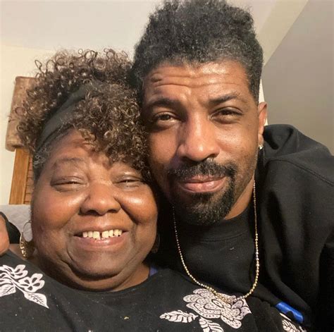 deon cole sister