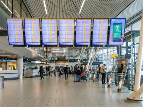 departures from schiphol airport