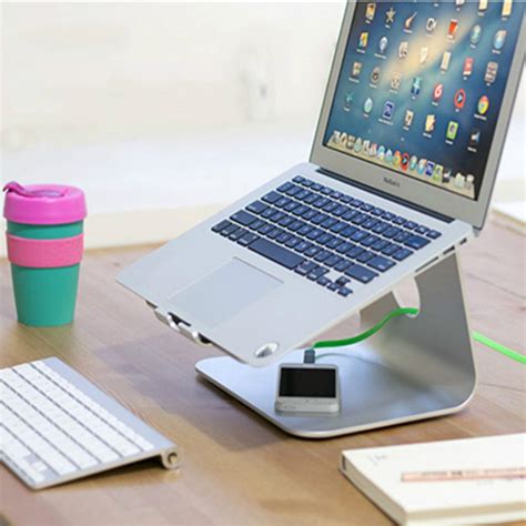 desain ergonomis laptop