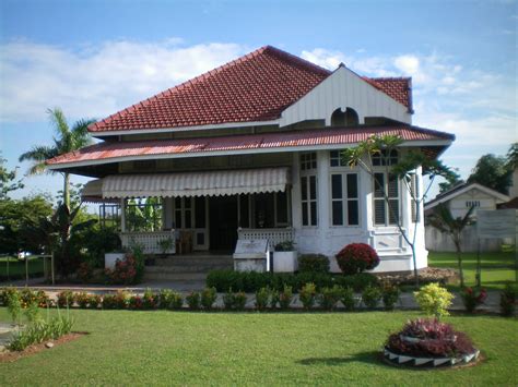 desain rumah belanda kuno di indonesia