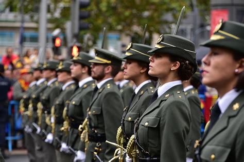 desfile de las fuerzas armadas en madrid