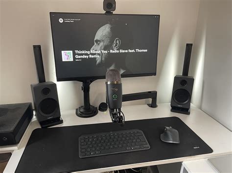 Desk Setup Blue Yeti