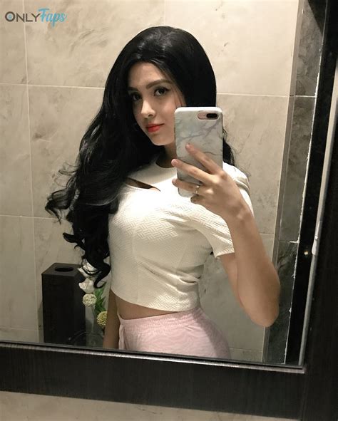 desnuda ari gameplays