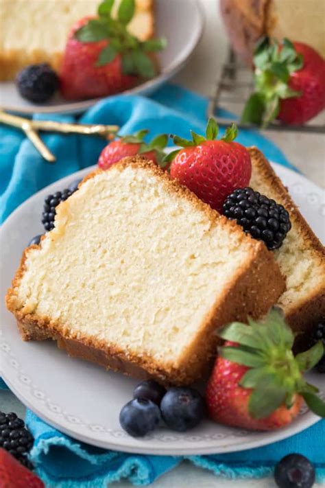 dessert with pound cake