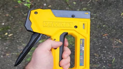 Dewalt Staple Gun Loading Nails