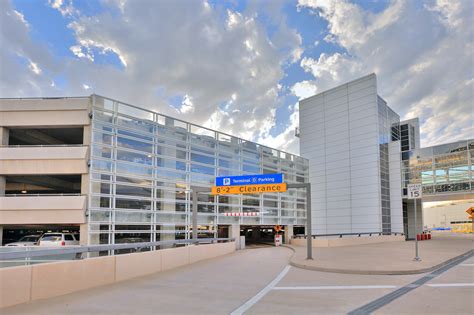 dfw airport parking garage