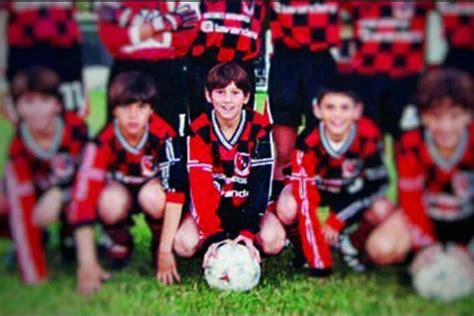 did messi play for newell's old boys