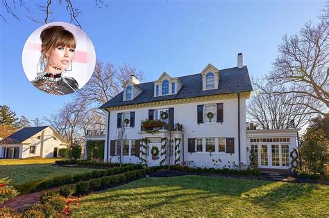 did taylor swift buy her parents a house